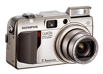 C 70 ZOOM side with flash