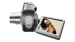 1131: Samsung Launches Its First 7 Mega-Pixel Camera