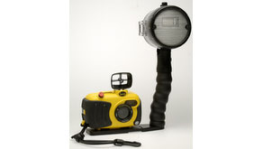 1678: Sealife introduces Underwater Flash