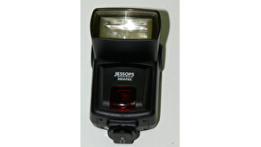 2843: Jessops launched a brand new flashgun designed for use with both digital and film cameras.