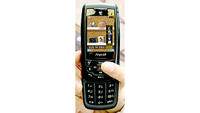 3300: SAMSUNG Launches the Worlds First Optical Joystick Phone