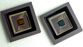 3304: Samsung Electronics announced the world's first 3-megapixel (M-pixel) CMOS image sensor (CIS) with a 1/4-inch lens aperture