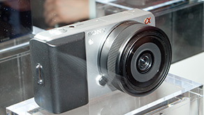 6829: PMA 2010: Sony surprises with video-enabled DSLR and hybrid mirrorless camera design studies