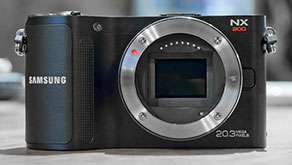 8231: We examine the new Samsung NX200 CSC and new NX lenses